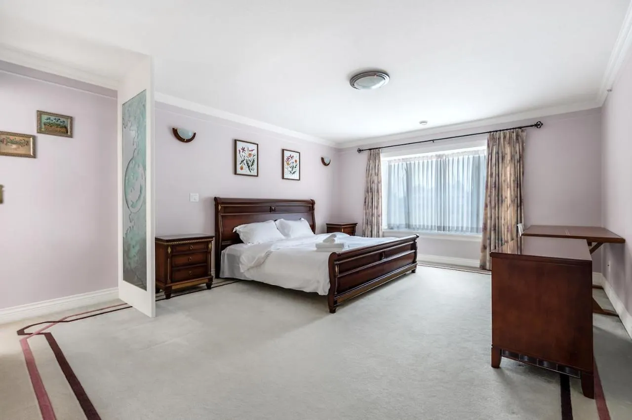 Luxurious Vancouver Retreat - Private Bedroom In Shared House Kanada