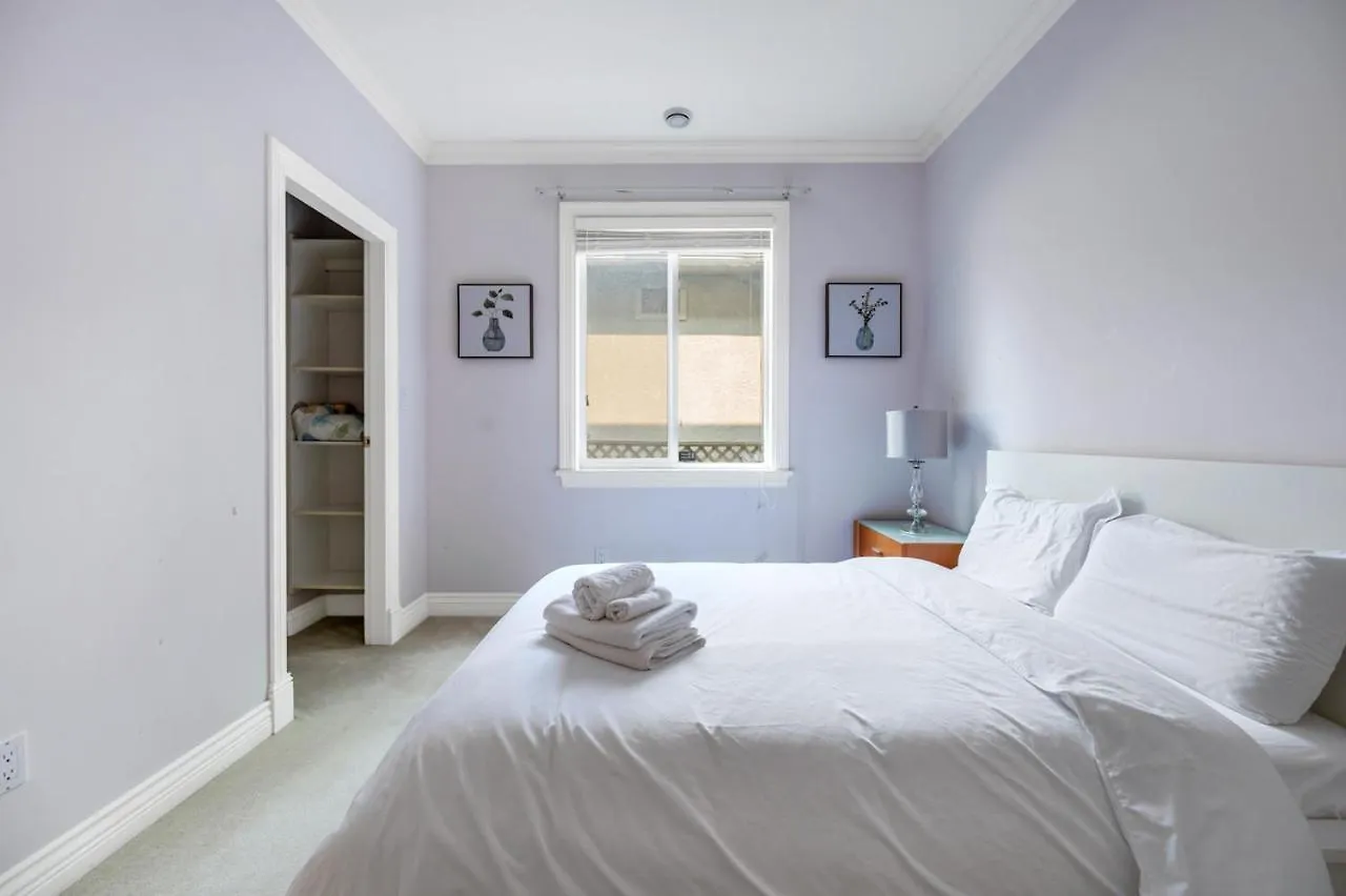 Privatunterkunft Luxurious Vancouver Retreat - Private Bedroom In Shared House Kanada