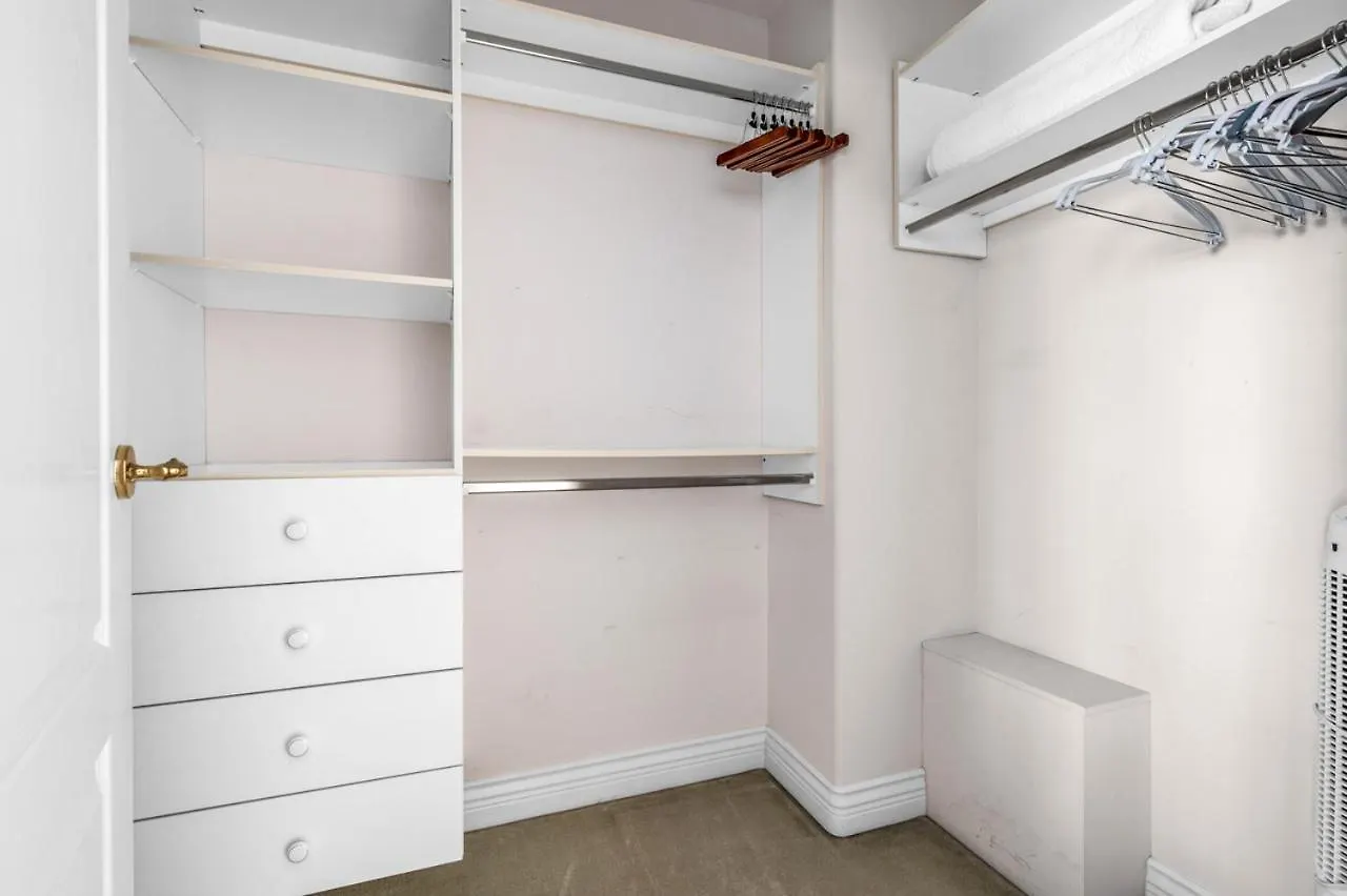 Privatunterkunft Luxurious Vancouver Retreat - Private Bedroom In Shared House