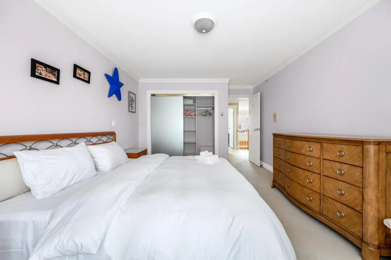 Privatunterkunft Luxurious Vancouver Retreat - Private Bedroom In Shared House