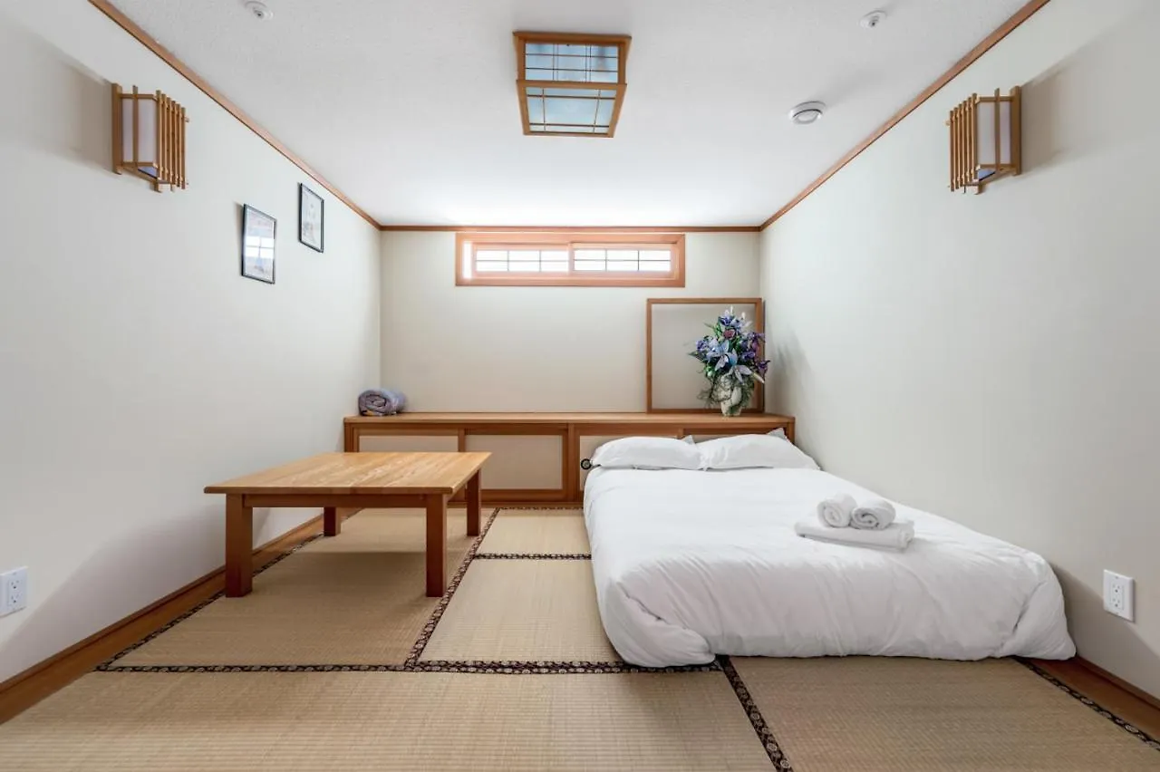 Privatunterkunft Luxurious Vancouver Retreat - Private Bedroom In Shared House