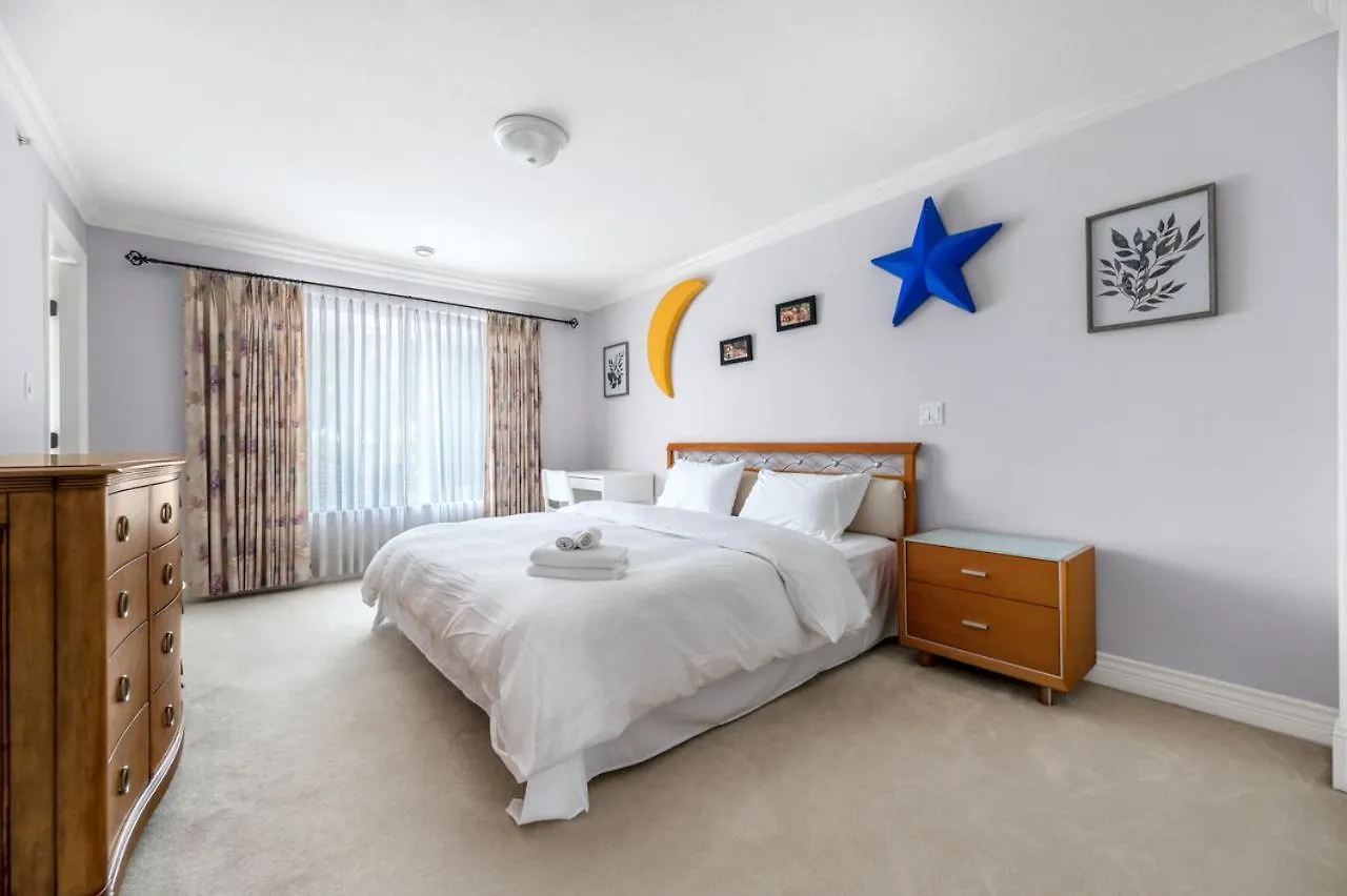 Luxurious Vancouver Retreat - Private Bedroom In Shared House 0*,