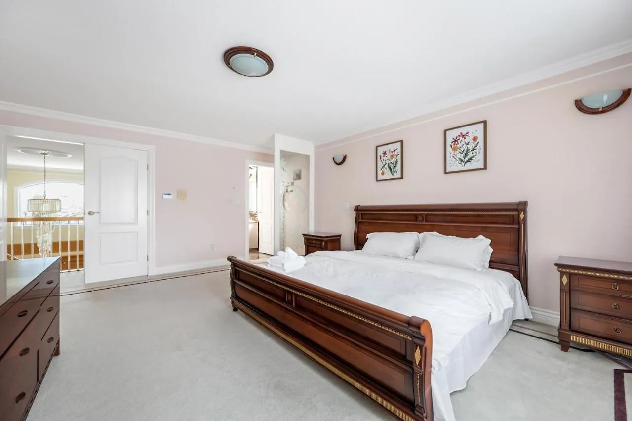 Luxurious Vancouver Retreat - Private Bedroom In Shared House