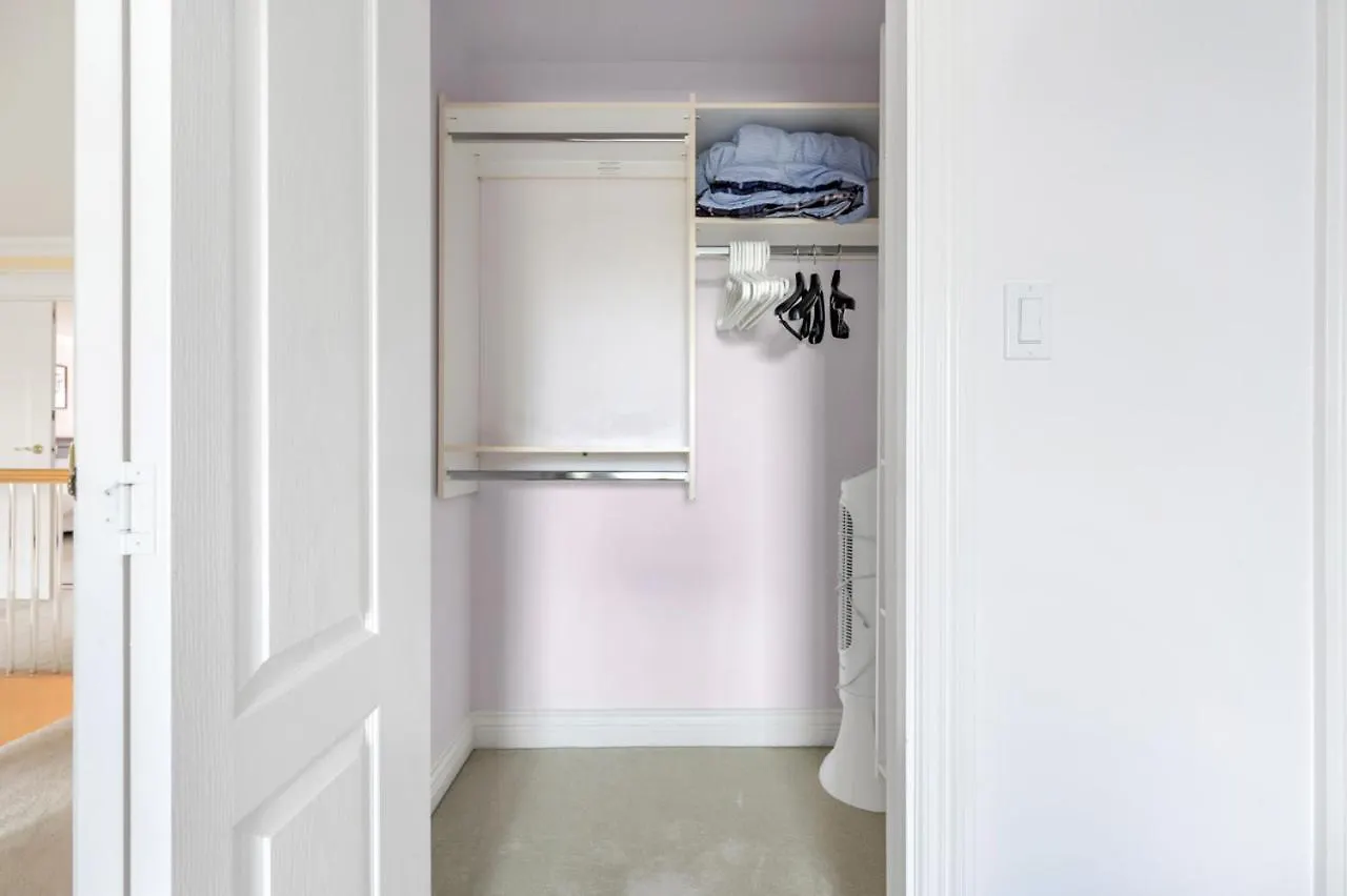 Luxurious Vancouver Retreat - Private Bedroom In Shared House Homestay